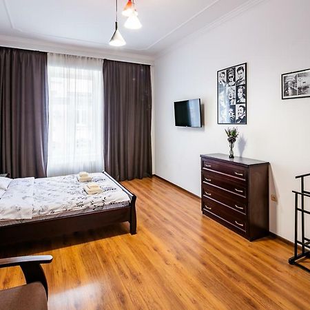 Bv Apartments Exquisite 利沃夫 外观 照片