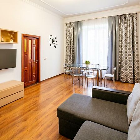Bv Apartments Exquisite 利沃夫 外观 照片