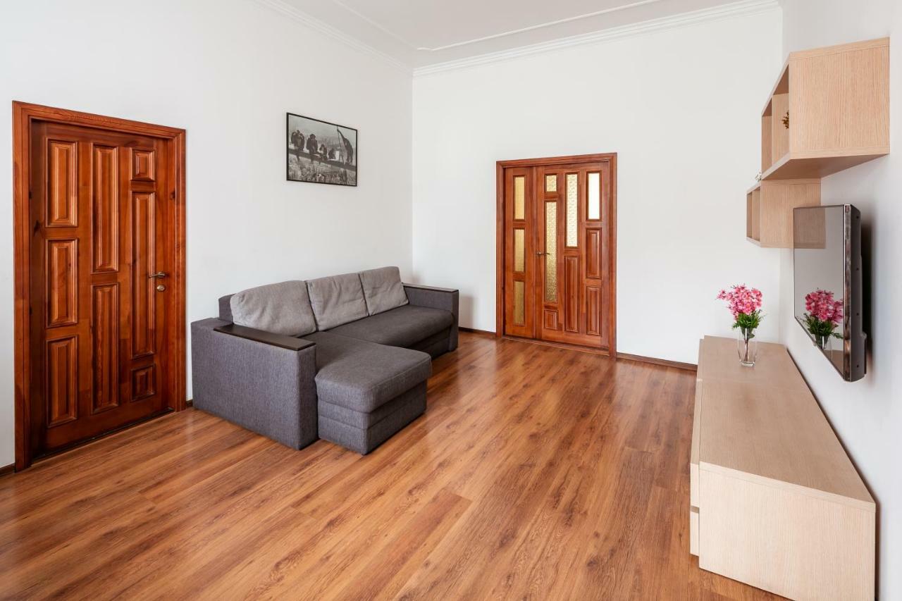 Bv Apartments Exquisite 利沃夫 外观 照片